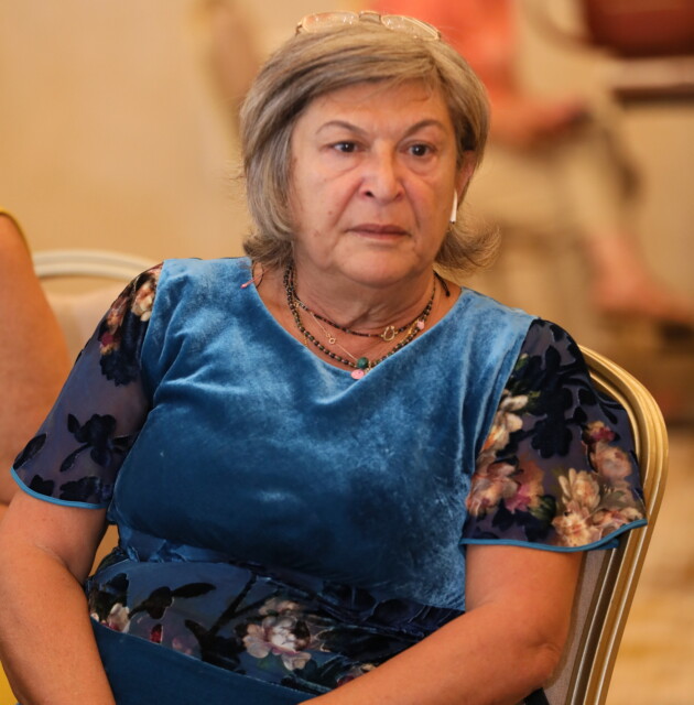 0 (61)